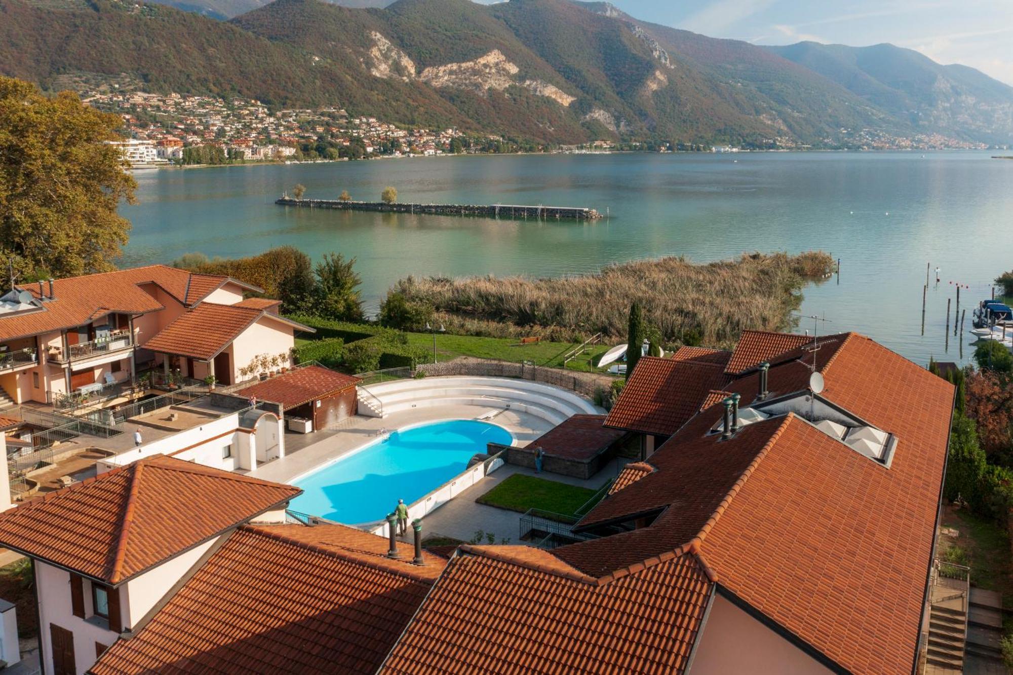 Ferienwohnung Quarzo Blu Paratico Exterior foto